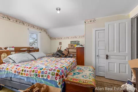 Bedroom - 1224 102nd Ave, Plainwell, MI 49080 photo 4 of 5