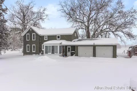 Exterior - 1224 102nd Ave, Plainwell, MI 49080 photo 4 of 5