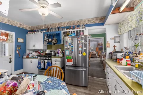Kitchen - 1224 102nd Ave, Plainwell, MI 49080 photo 1 of 5