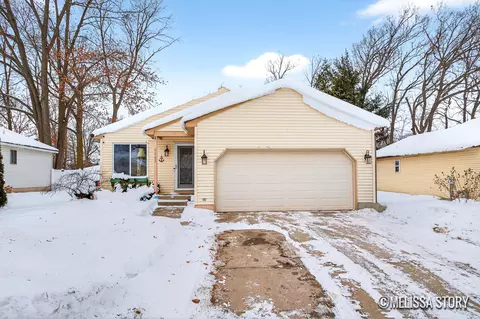 5563 Osborne Ave SE, Grand Rapids, MI 49548