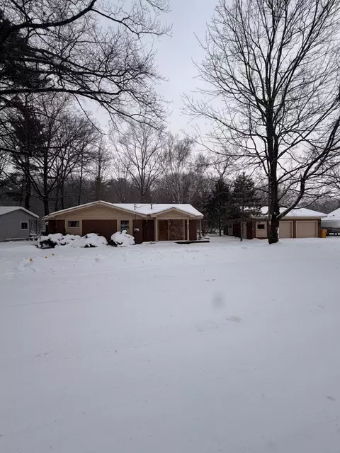 9690 W Silver Lake Rd, Mears, MI 49436