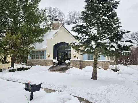 1088 Balsam Hill Ave SE, Grand Rapids, MI 49546
