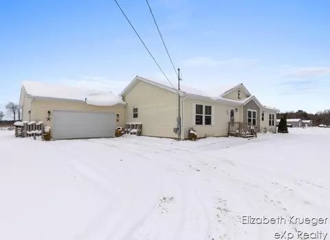930 Solon St NE, Cedar Springs, MI 49319