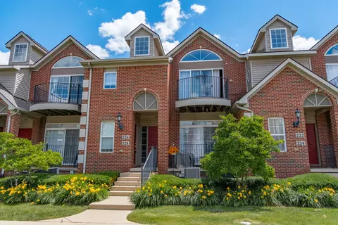 228 W Oakbrook Dr, Ann Arbor, MI 48103
