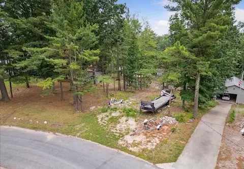 8511 W Easy St, Mears, MI 49436