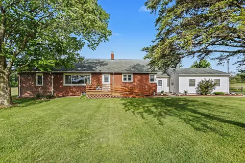 5494 Old Pipestone Rd, Eau Claire, MI 49111