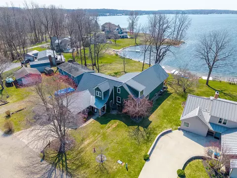 1064 Bay View Dr, Coldwater, MI 49036