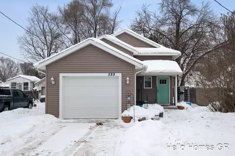 589 34th St SW, Wyoming, MI 49509