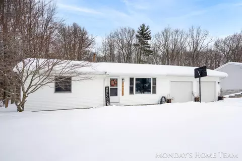 16313 Taft Rd, Spring Lake, MI 49456
