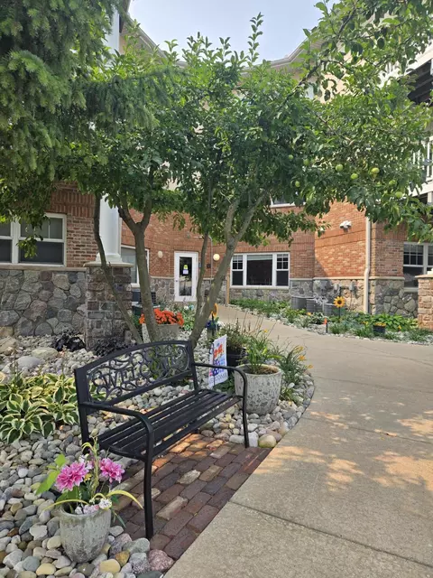 301 N Lake St #104, Cadillac, MI 49601