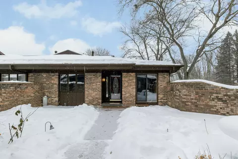 6134 Parview Dr SE, Grand Rapids, MI 49546