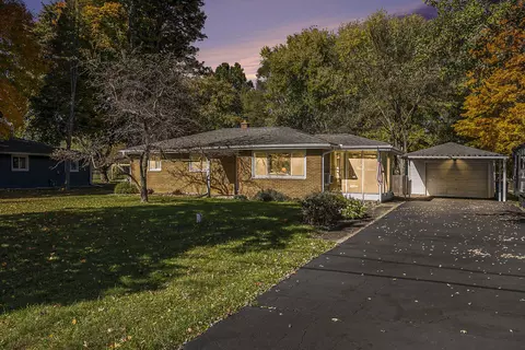 132 Oriole Dr, Battle Creek, MI 49037