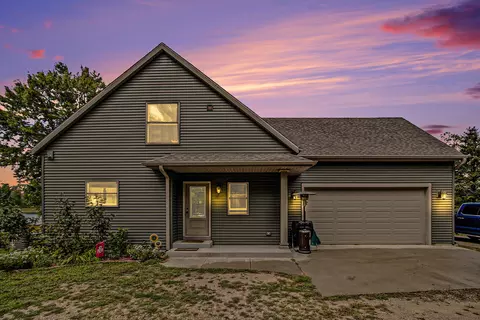4075 Kimble Lake Dr, Vicksburg, MI 49097
