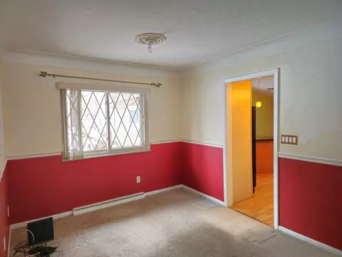 Living - 4835 Staten Dr, Jackson, MI 49201 photo 6 of 7