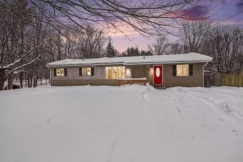6148 Oneil St, Twin Lake, MI 49457