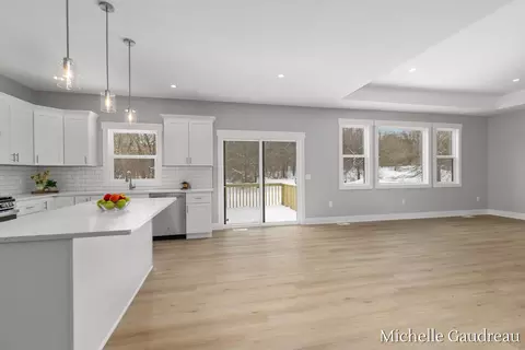 Living - 3591 Leaf Ln, Freeport, MI 49325 photo 8 of 8