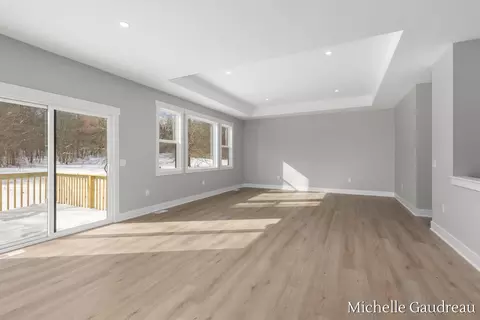 Living - 3591 Leaf Ln, Freeport, MI 49325 photo 7 of 8
