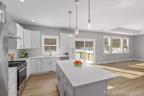 Kitchen - 3591 Leaf Ln, Freeport, MI 49325 photo 2 of 4
