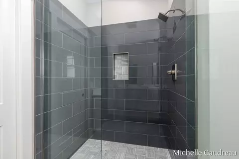 Bath - 3591 Leaf Ln, Freeport, MI 49325 photo 3 of 5