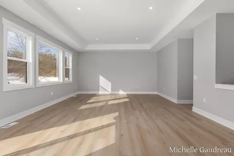 Living - 3591 Leaf Ln, Freeport, MI 49325 photo 2 of 8
