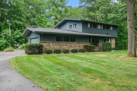 3307 Lake Dr, Allegan, MI 49010