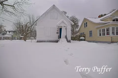 1676 Pine St, Muskegon, MI 49442