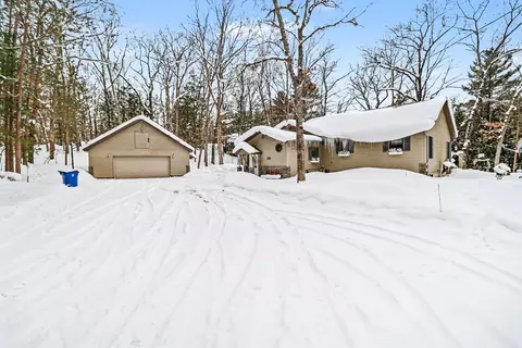 9629 N Kings Pt, Irons, MI 49644