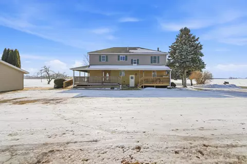 15960 Kenowa Ave, Kent City, MI 49330