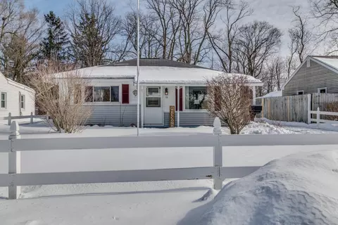 18 Woodlawn Ave N, Battle Creek, MI 49037