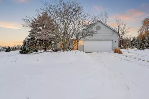12241 Ives Meadow Ln NE, Cedar Springs, MI 49319