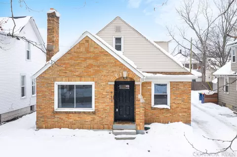 953 Lake Michigan Dr NW, Grand Rapids, MI 49504