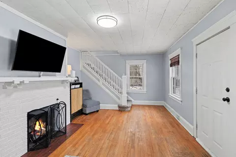 Living - 1920 S West Ave, Jackson, MI 49203 photo 1 of 3