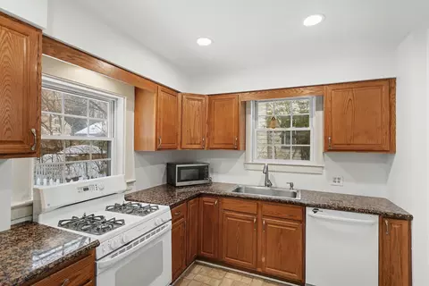 Kitchen - 1920 S West Ave, Jackson, MI 49203 photo 1 of 1