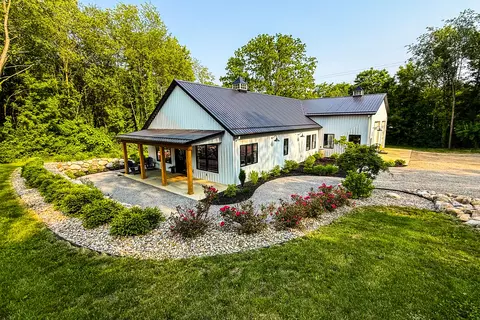 23549 Forest Shores Dr, Cassopolis, MI 49031