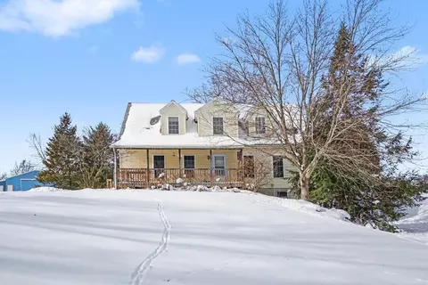 8205 N 30th St, Richland, MI 49083
