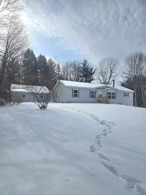 2580 22 Mile Rd NW, Kent City, MI 49330