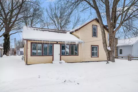 412 Oak St, Dowagiac, MI 49047