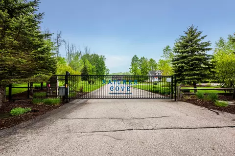 5916 Osprey Ln, Watervliet, MI 49098