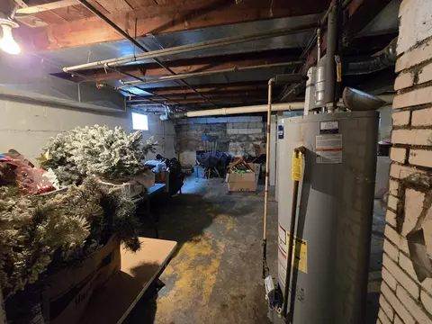 77 Eldred St, Battle Creek, MI 49015