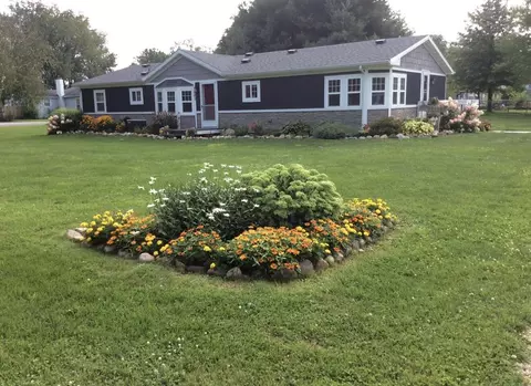 580 S Snyder St, Marcellus, MI 49067