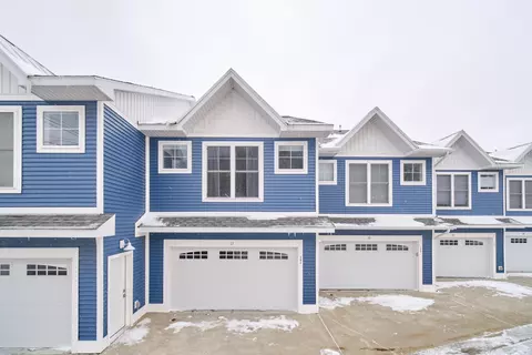 201 Joslin Cove Dr, Manistee, MI 49660