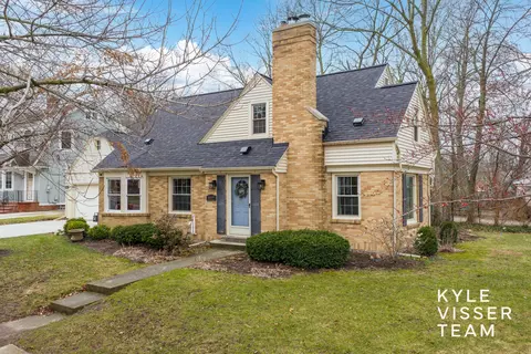 849 Maxwell Ave SE, East Grand Rapids, MI 49506