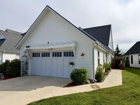 946 Boardwalk Cove Dr, Muskegon, MI 49441