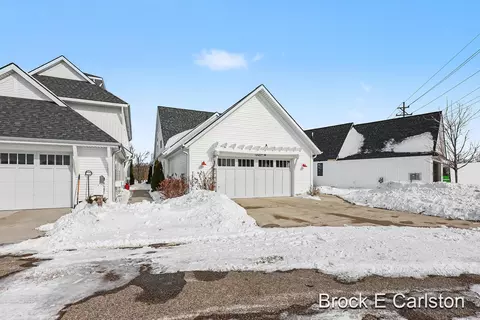946 Boardwalk Cove Dr, Muskegon, MI 49441