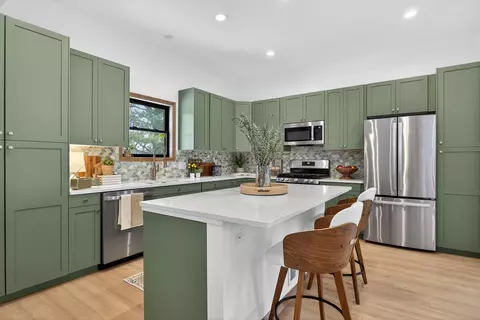Kitchen - 7900 Napoleon Rd, Jackson, MI 49201 photo 6 of 11