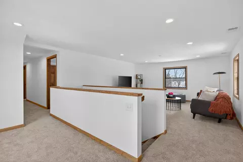 Entry Way - 7900 Napoleon Rd, Jackson, MI 49201 photo 15 of 17