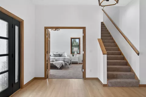Entry Way - 7900 Napoleon Rd, Jackson, MI 49201 photo 3 of 17