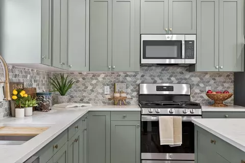 Kitchen - 7900 Napoleon Rd, Jackson, MI 49201 photo 8 of 11
