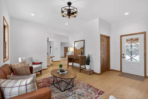 Entry Way - 7900 Napoleon Rd, Jackson, MI 49201 photo 14 of 17