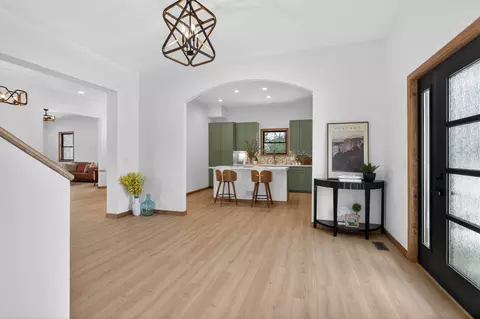 Entry Way - 7900 Napoleon Rd, Jackson, MI 49201 photo 9 of 17